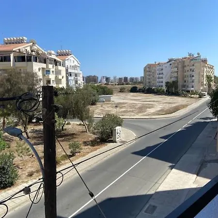 Paradise Homes 17 לרנקה