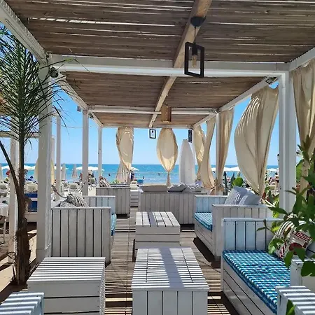 Apartment Paradise Homes 17